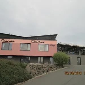 https://penzion-a-motobar-bravatice.ostravahotels.net