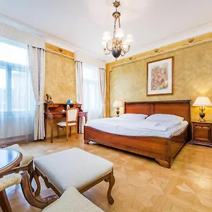 https://hotel-u-jezulatka.praguehotelsweb.com